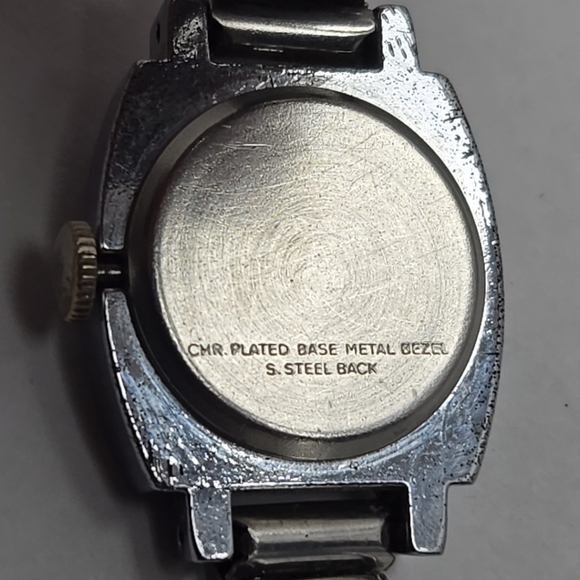 Womens Vintage Timex Bracelet Manual Wind Watch Silver Tone Running - Picture 11 of 11